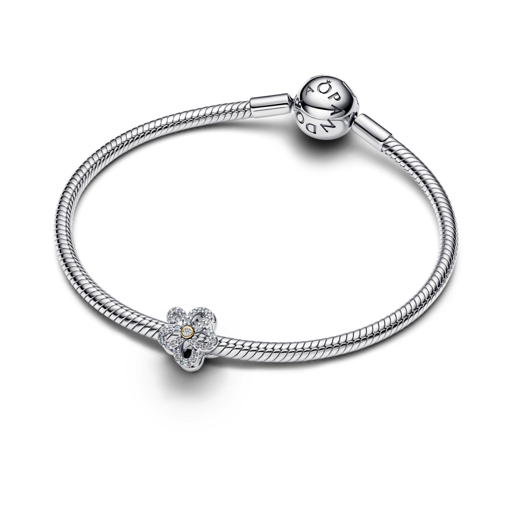 Pavé ziedu ažūra amulets