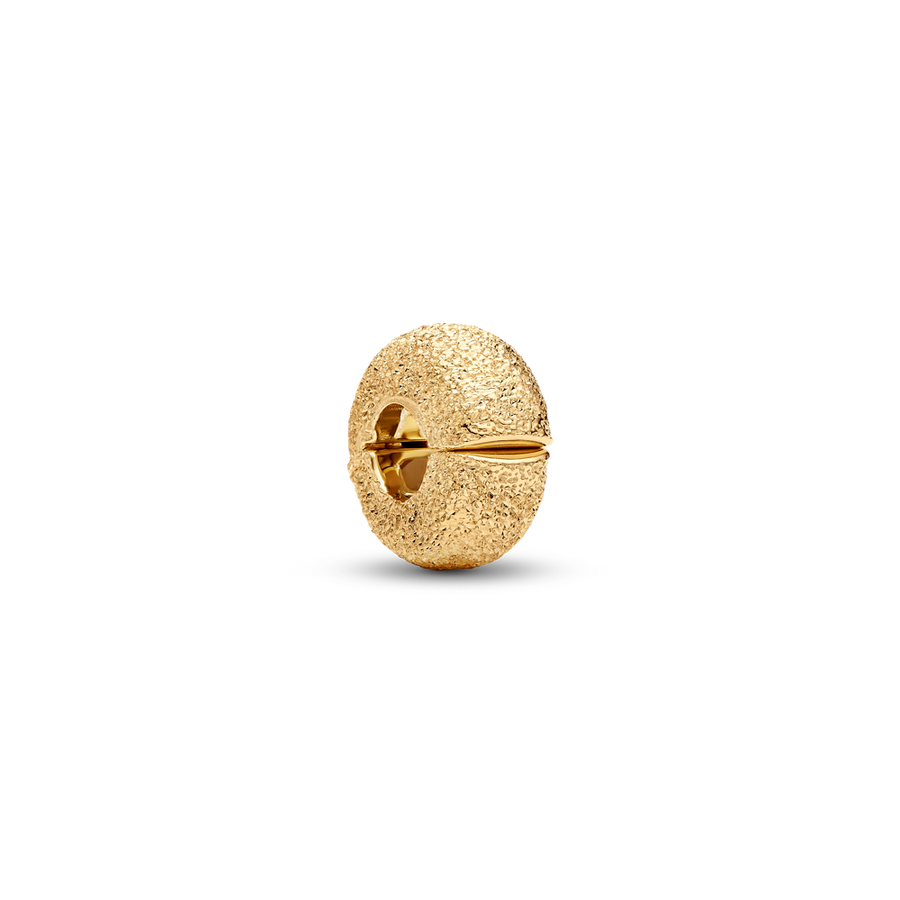 Mini klipša amulets ar teksturētu virsmu
