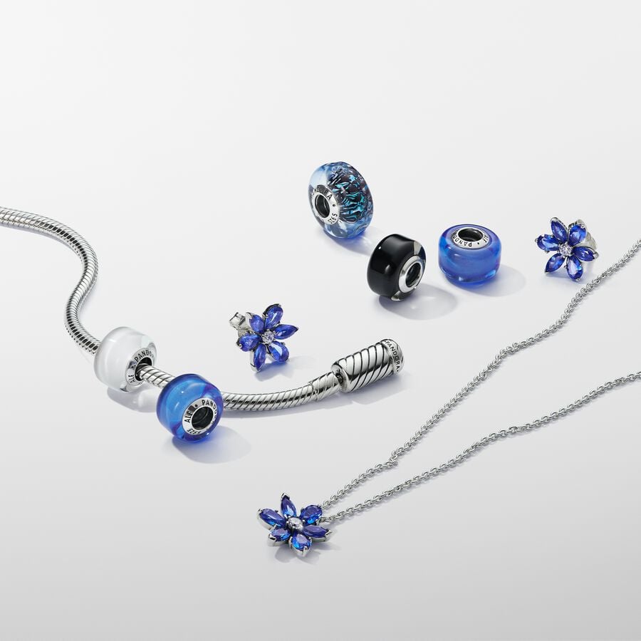 Balts mini Murano stikla amulets