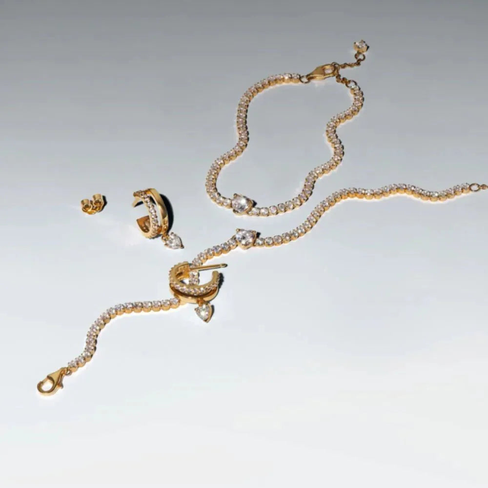 Nokareni sirds stīpiņu auskari