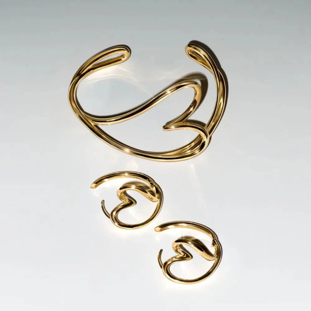 Dabiskas formas sirds stīpiņu auskari