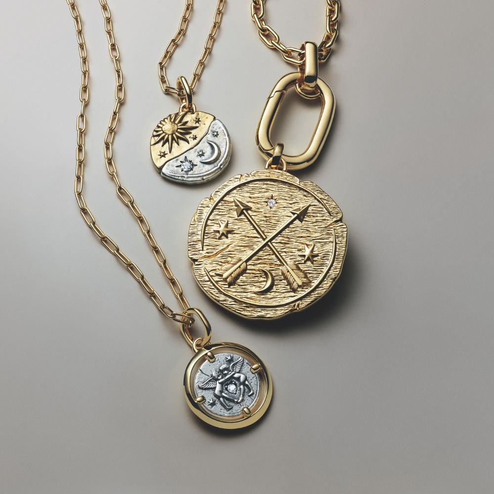 Saules un mēness medaljona amulets