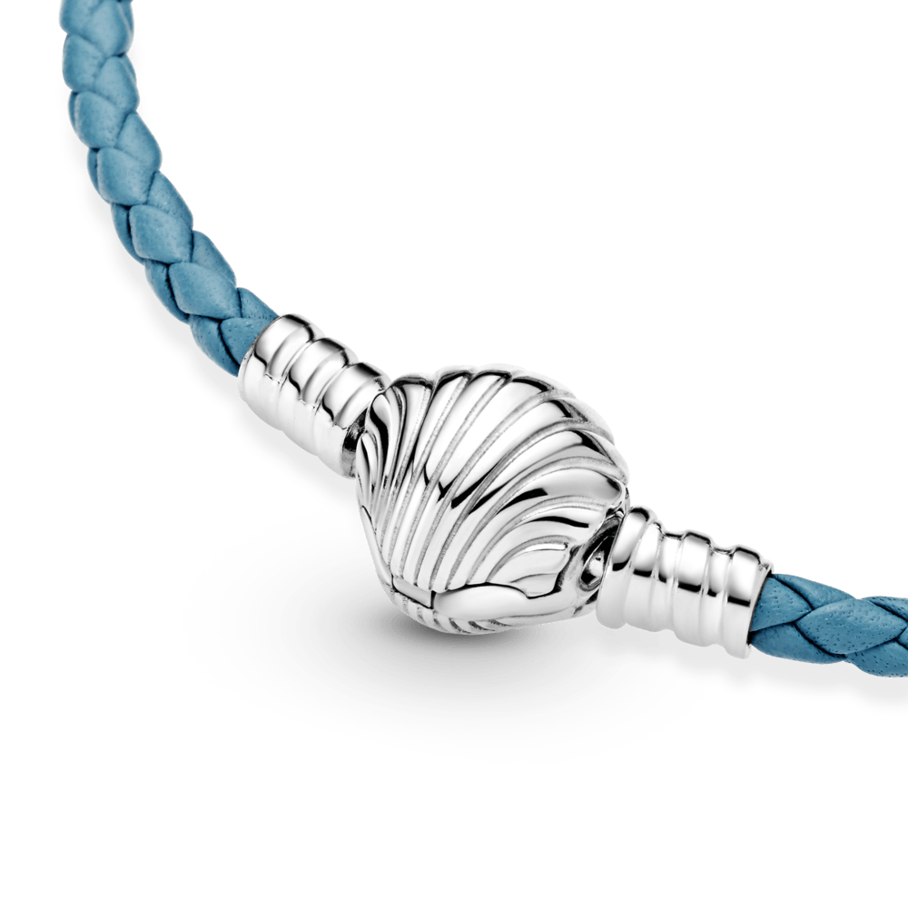 Pandora Moments pītā ādas rokassprādze tirkīza krāsā ar aizdari gliemežvāka formā