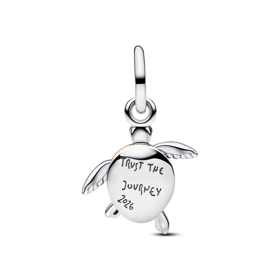 2026. gada rozā jūras bruņurupuča laboratorijā audzēta dimanta kulona amulets