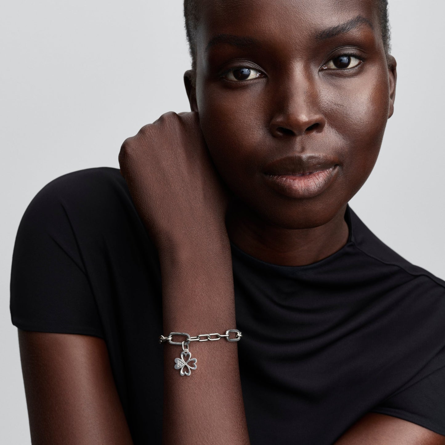 Sirds formas četrlapu āboliņa medaljona amulets