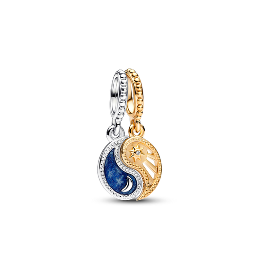 Piekarināmais divtoņu amulets ar sadalāmu Sauli un Mēnesi