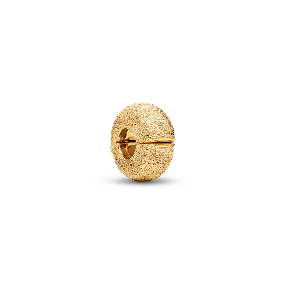 Mini klipša amulets ar teksturētu virsmu