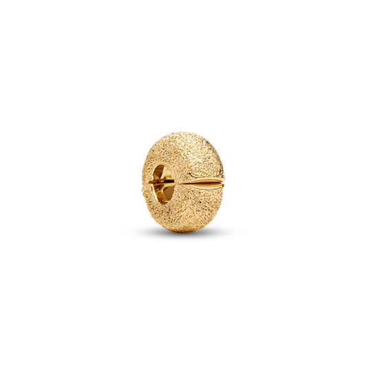 Mini klipša amulets ar teksturētu virsmu