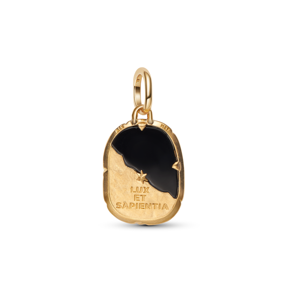 Pūces medaljona amulets