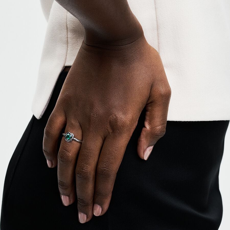 Mūžības apļa gredzens Maija dzimšanas akmens