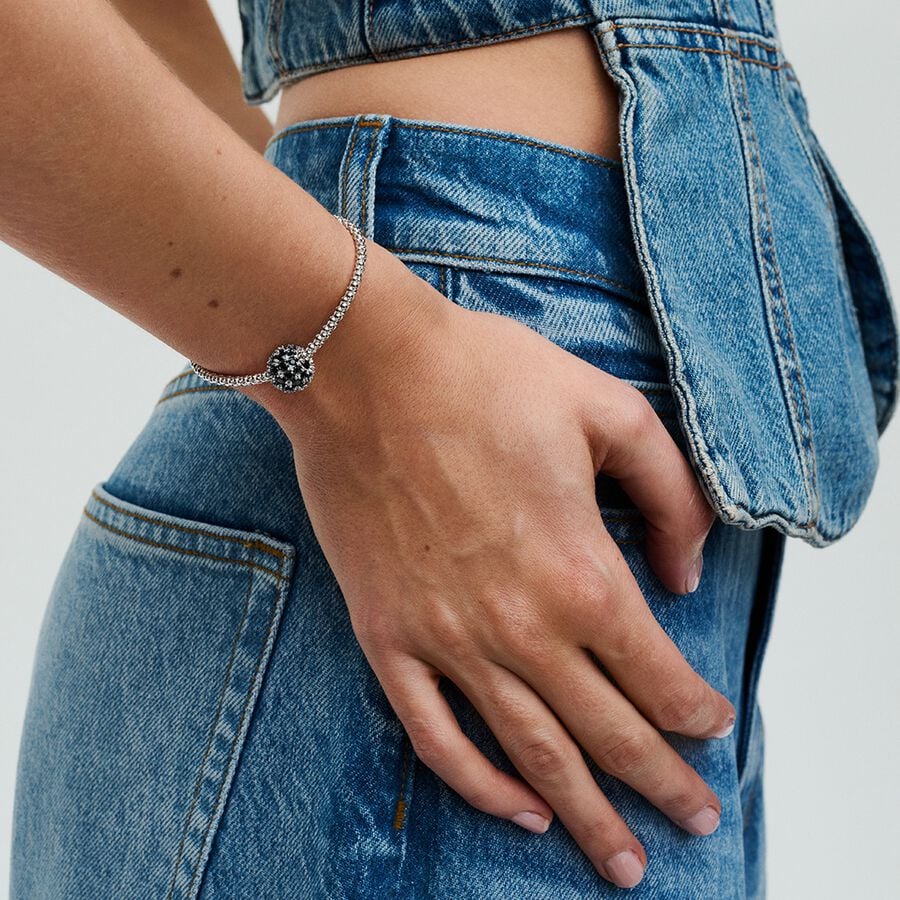 Apaļš mirdzoša Pavé Round melnais amulets