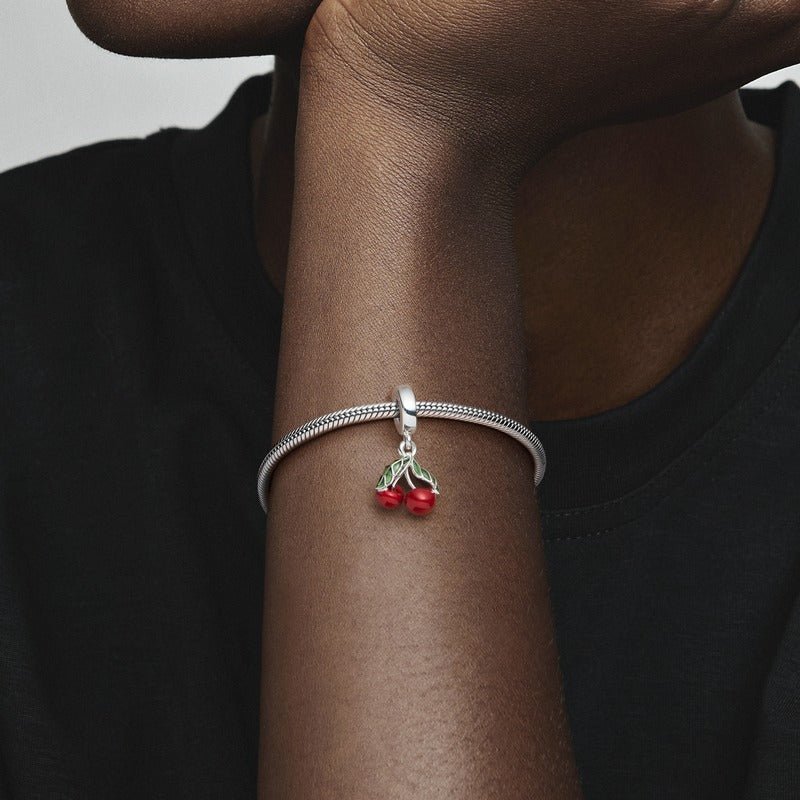 Asimetrisks piekarināmais ķiršogu amulets