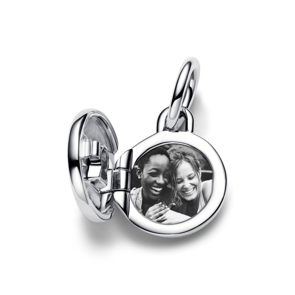 Atverams un gravējams mīlestības medaljona amulets