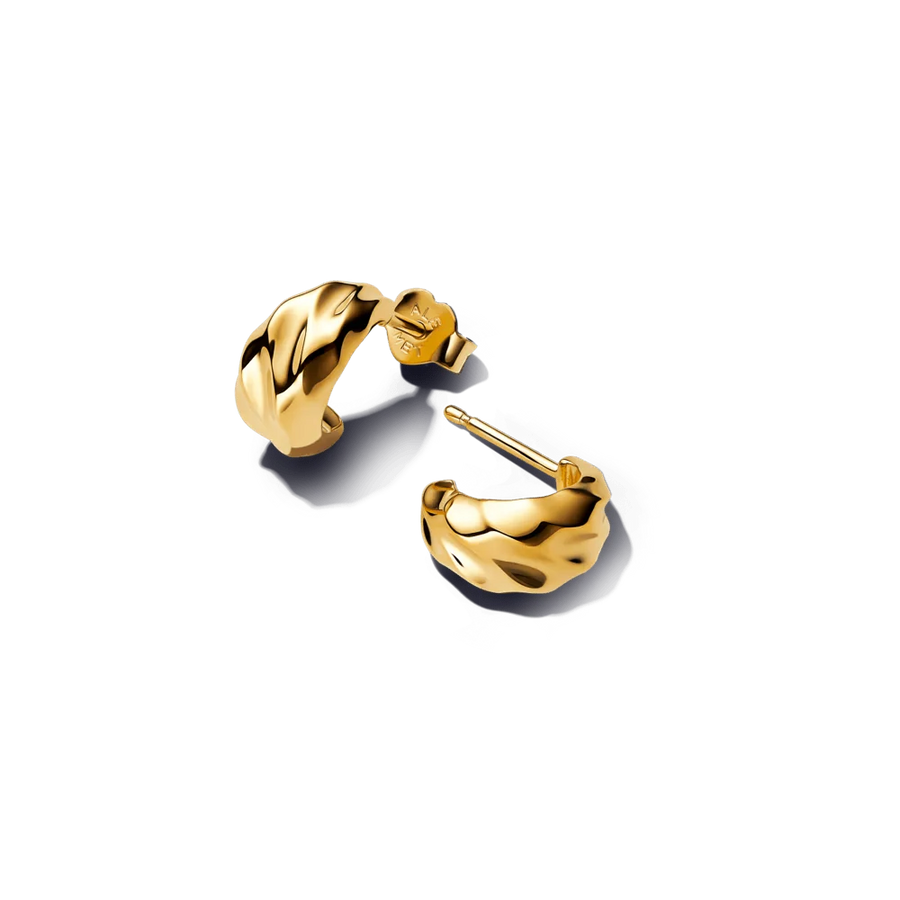 Atvērti stīpiņu auskari ar viļņainu tekstūru