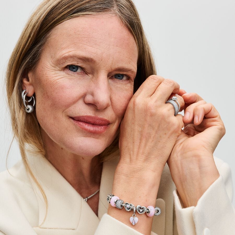 Atvērtais Mum & Heart amulets