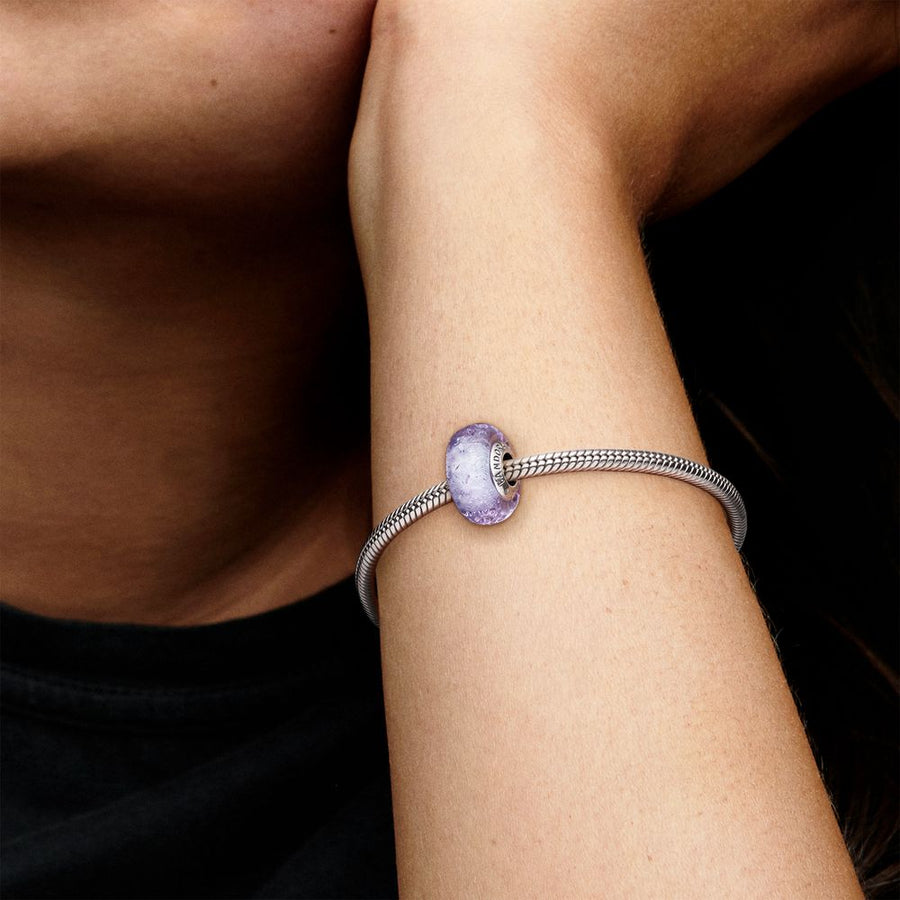 Viļņotais Murano stikla amulets lavandas krāsā