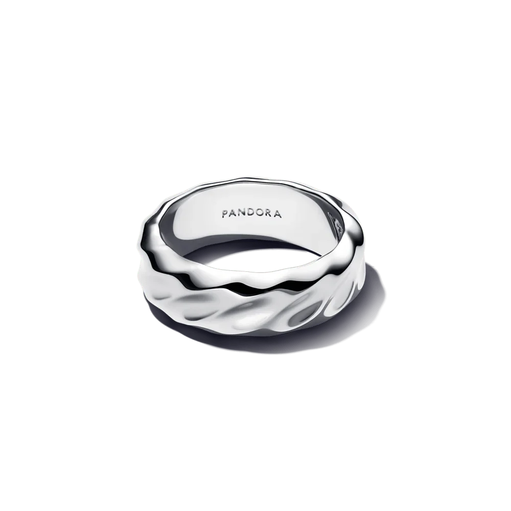 Viļņainas tekstūras plats stīpas gredzens