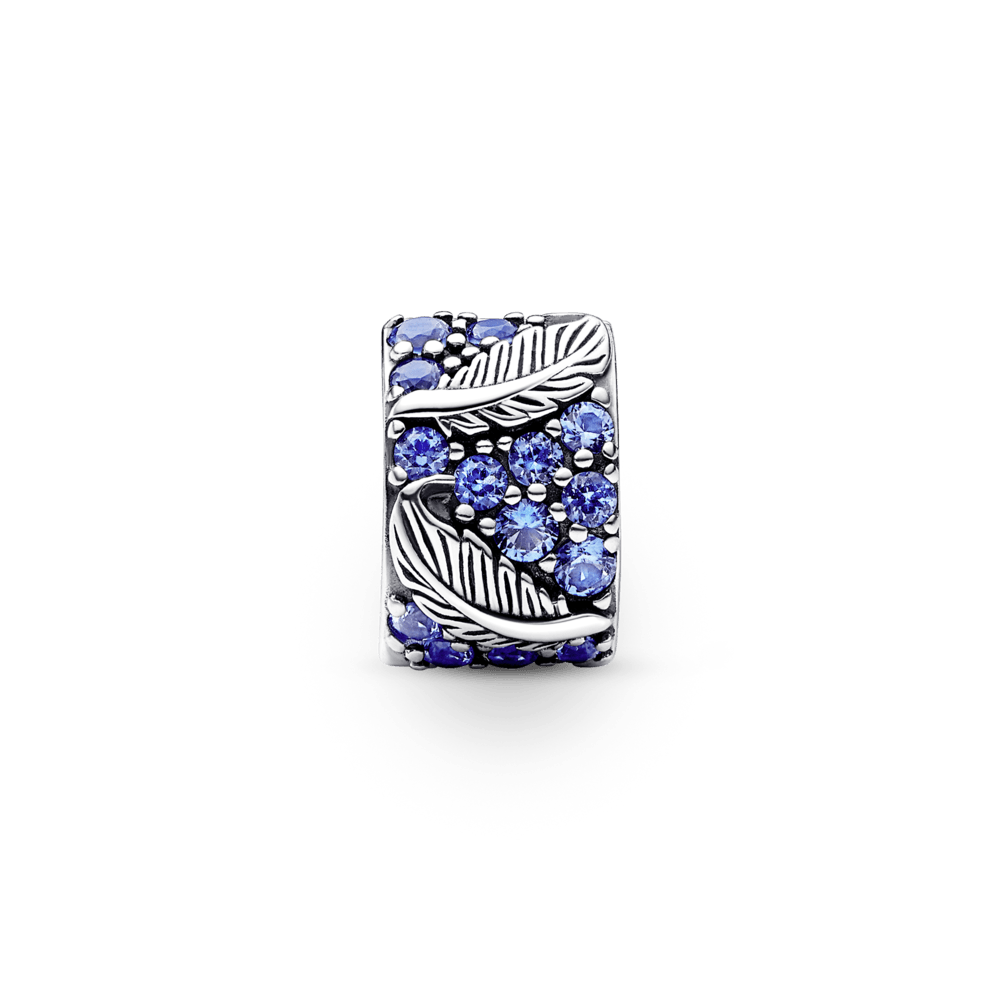 Piespraužamais izliektas spalvas un Pavé amulets