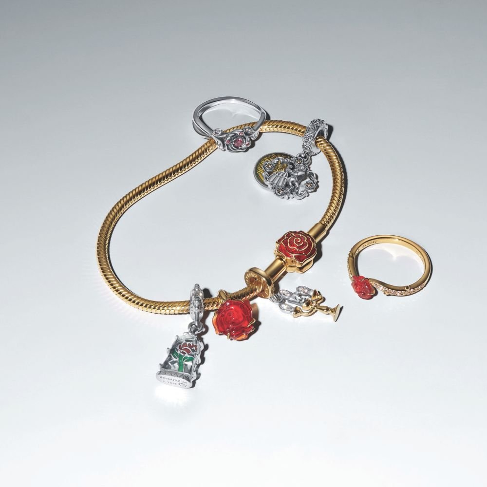 Disney skaistules un briesmoņa Lumiere amulets