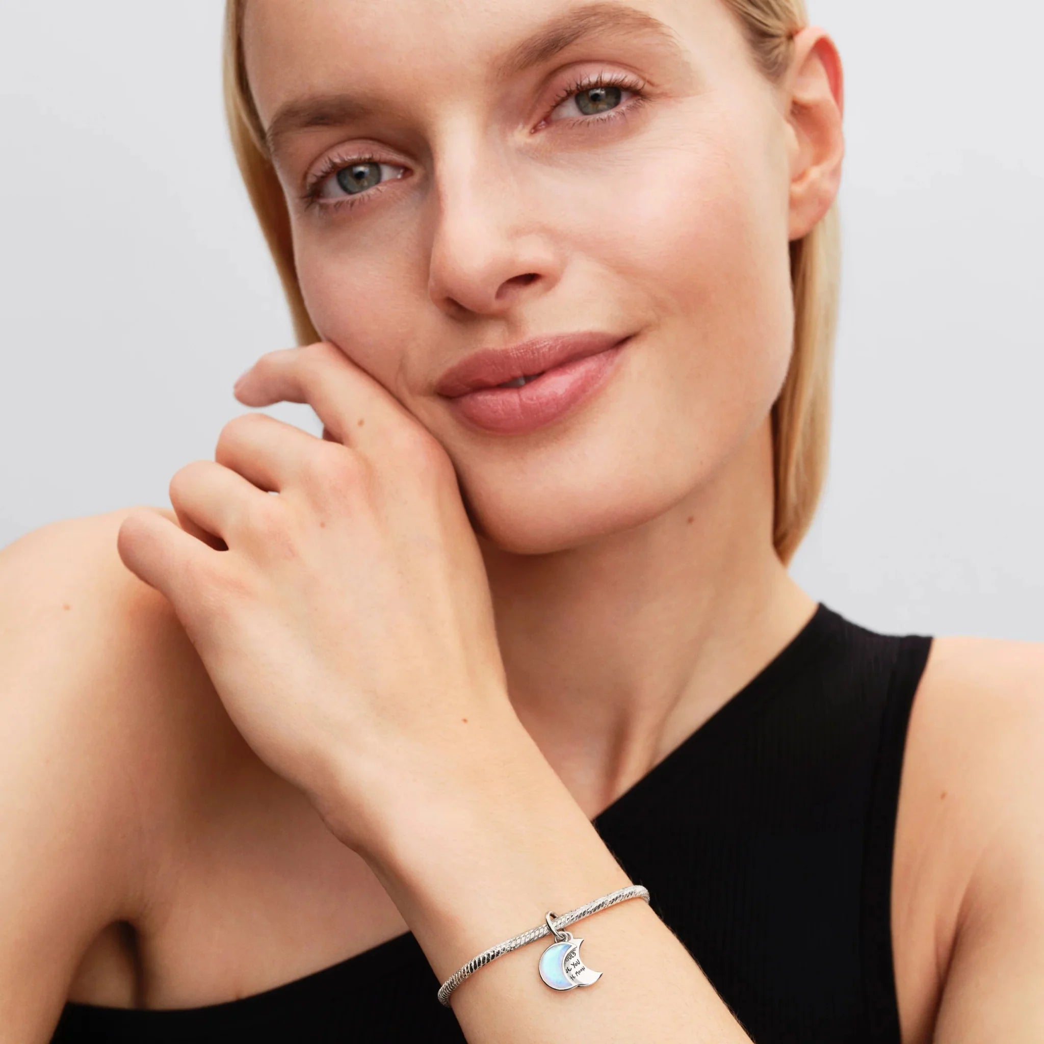 Dubultais pusmēness amulets