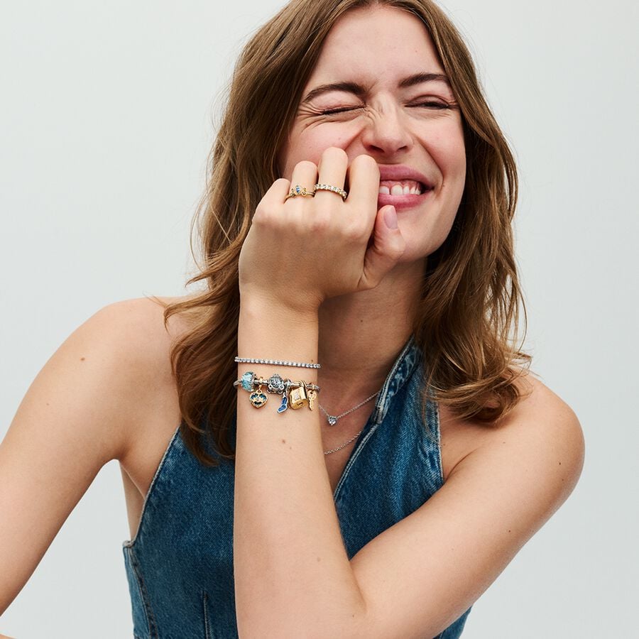 Disney Pelnrušķītes karietes un dubultais sirds amulets