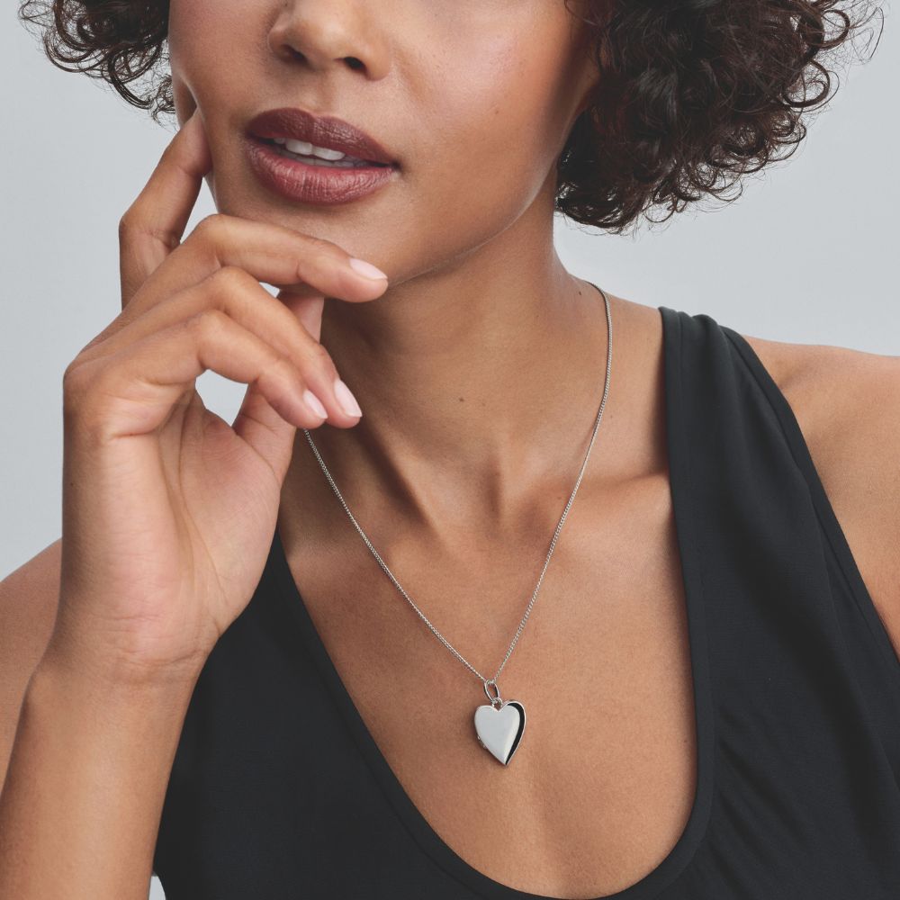 Iegravējamais atveramās sirds kulons