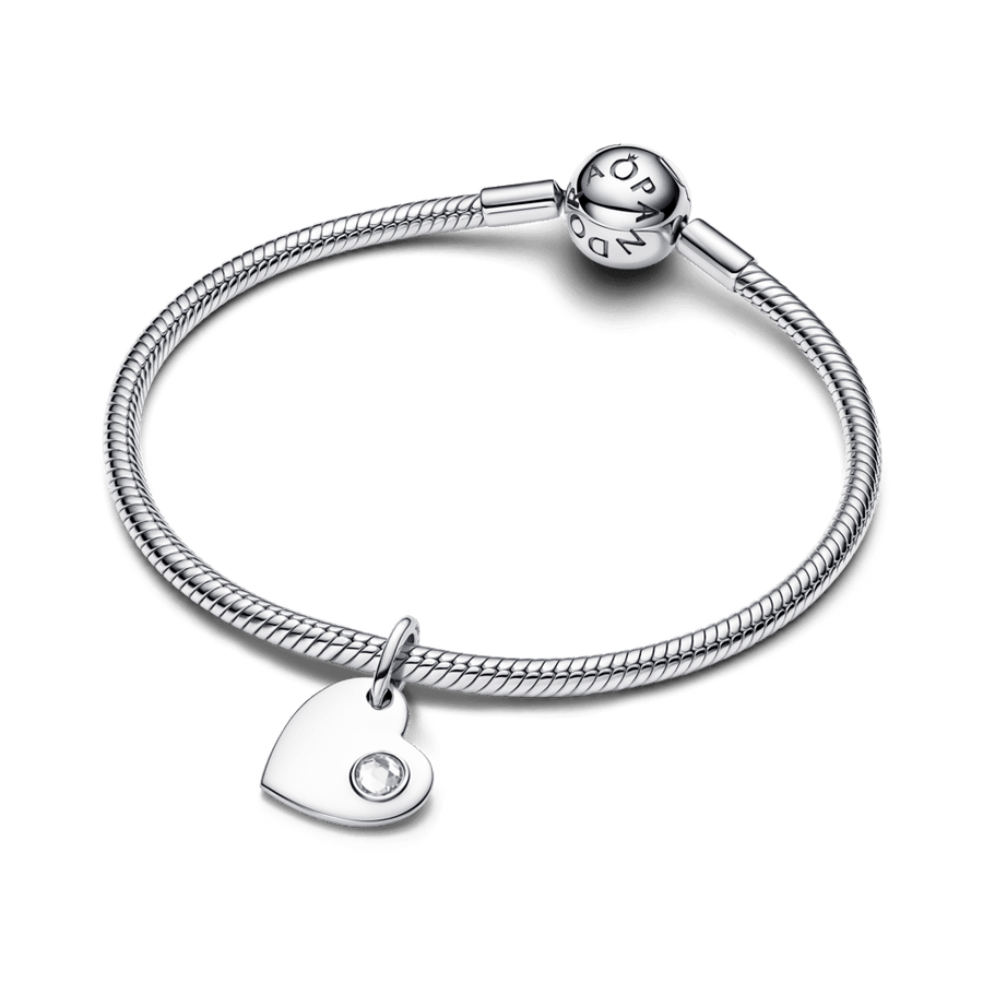 Aprīļa gravējamais sirds formas caurspīdīga akmens amulets