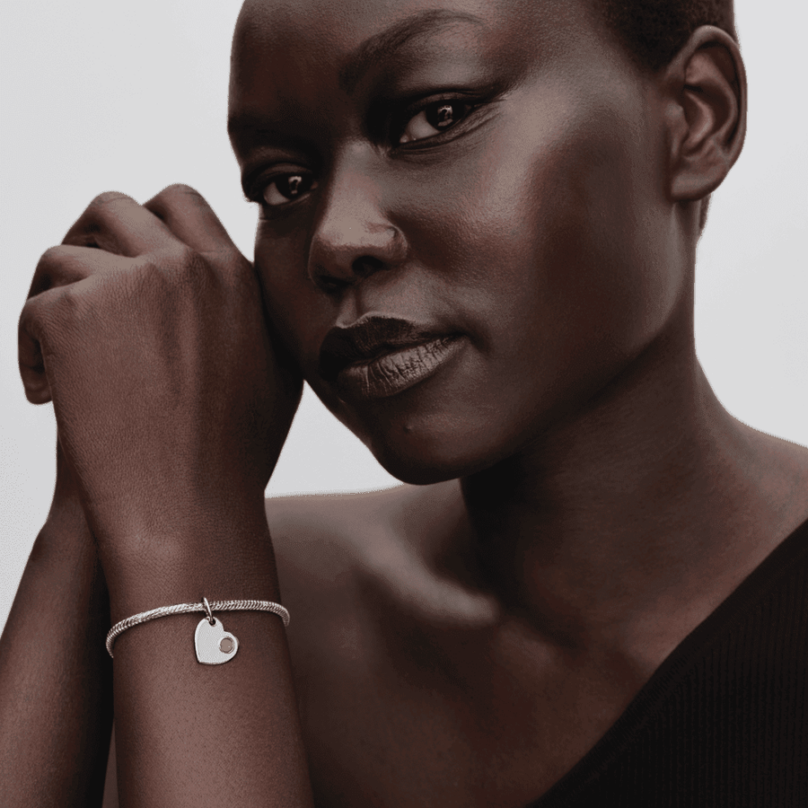 Augusta gravējamais sirds formas pavasara zaļā akmens amulets