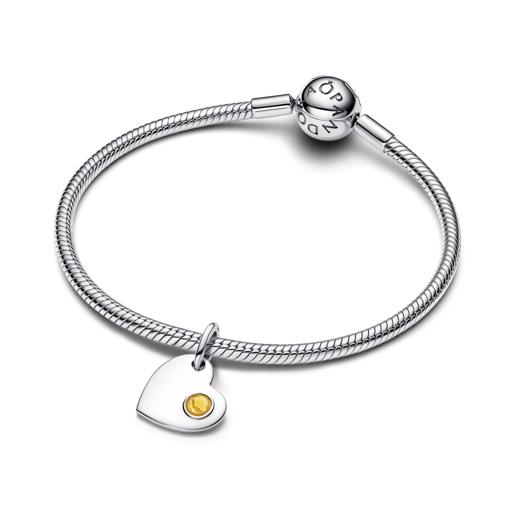 Iegravējams sirds meduskrāsas akmeņa amulets