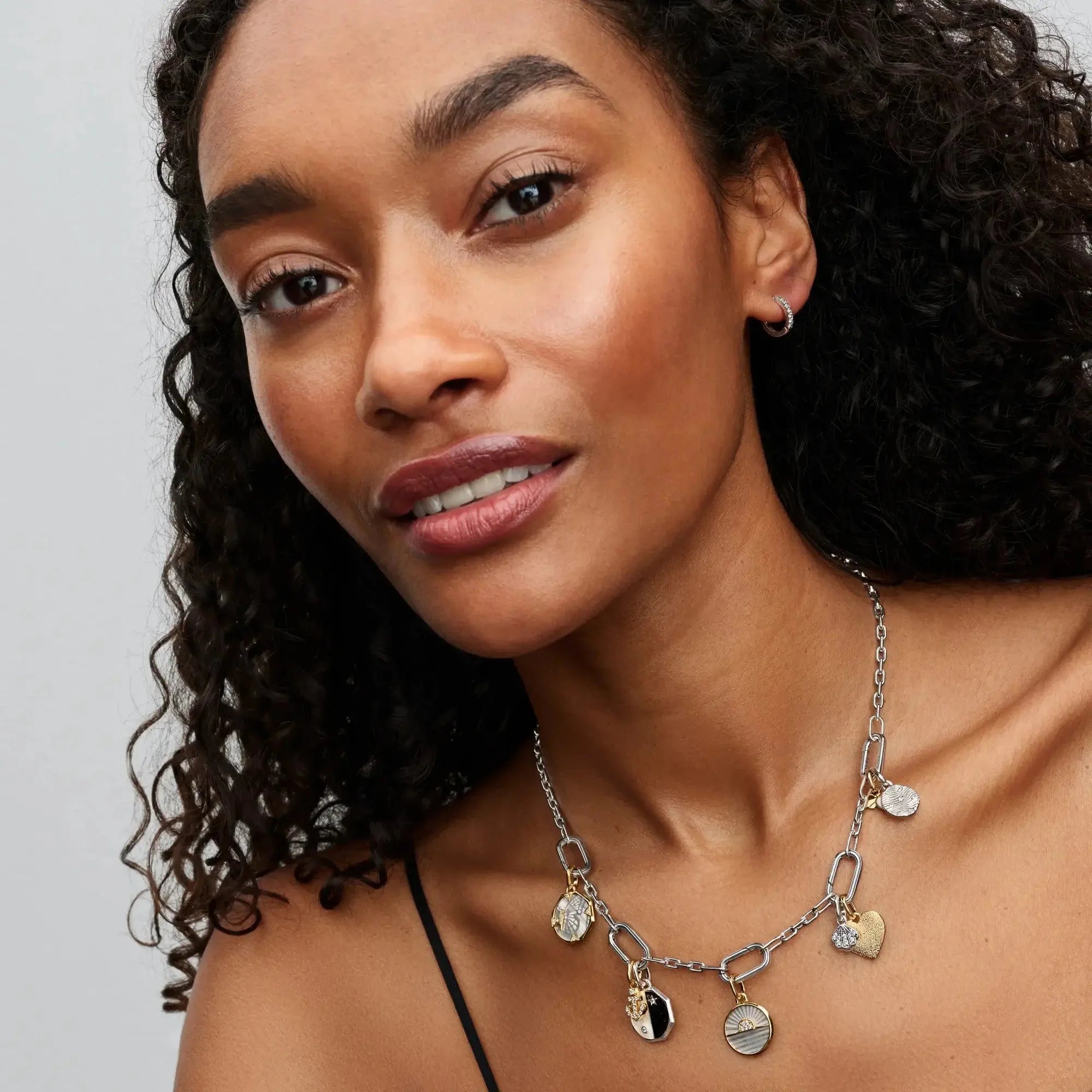 Iegravējamais sirds medaljona amulets