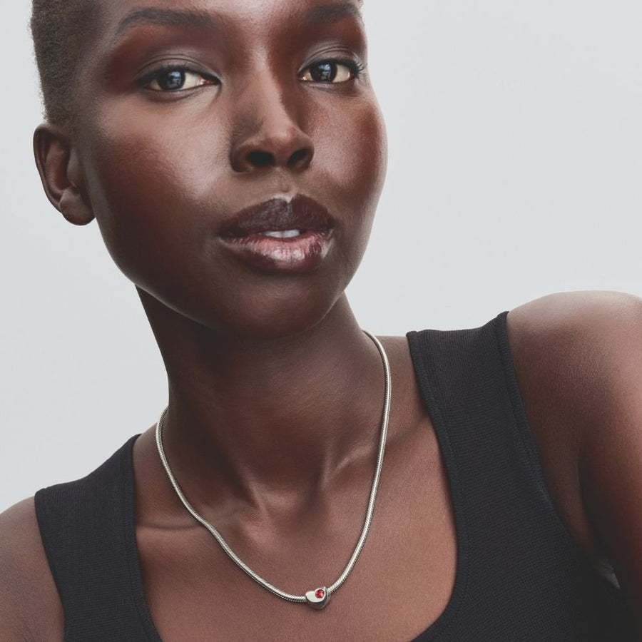 Iegravējamais sarkanā akmentiņa sirds amulets