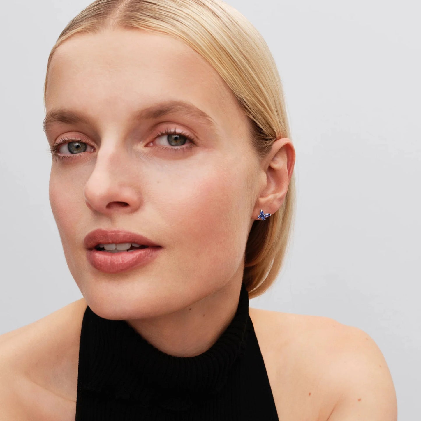 Tauriņa kniedes auskari