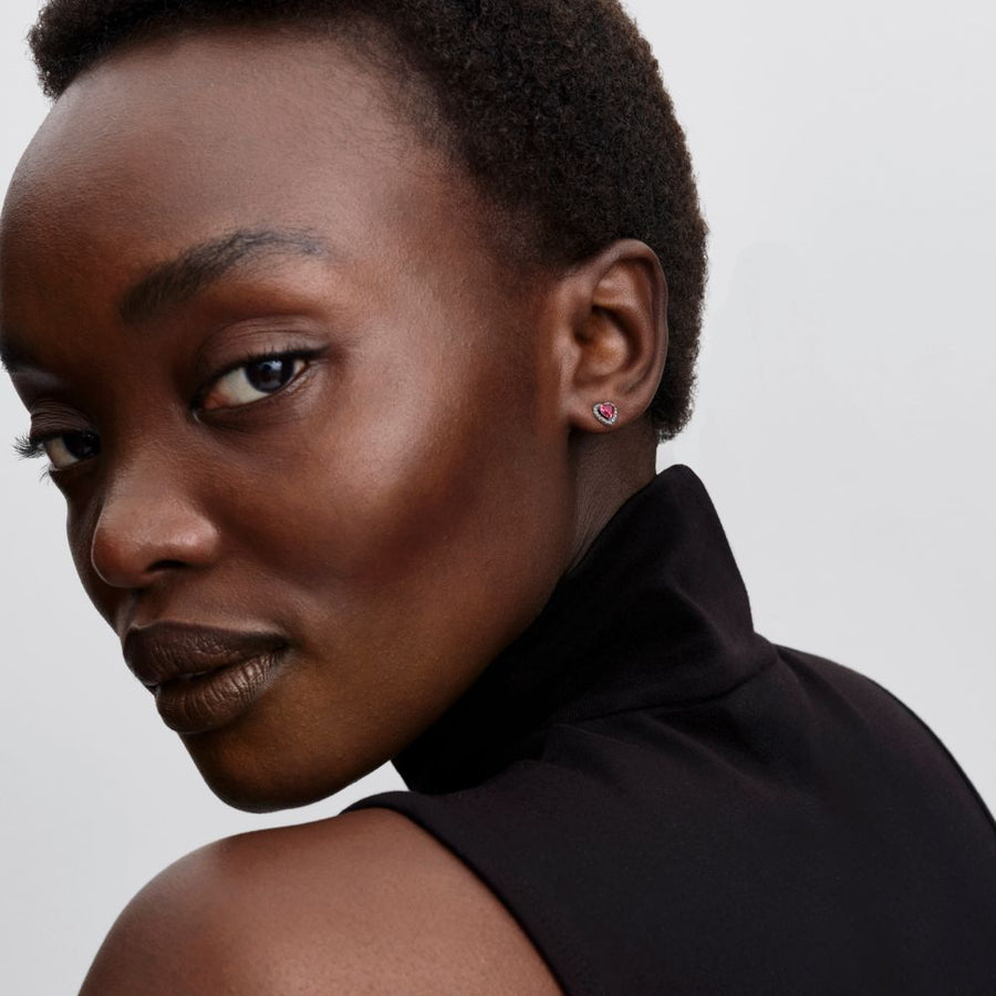 Uzlaboti sarkanas sirds formas auskari