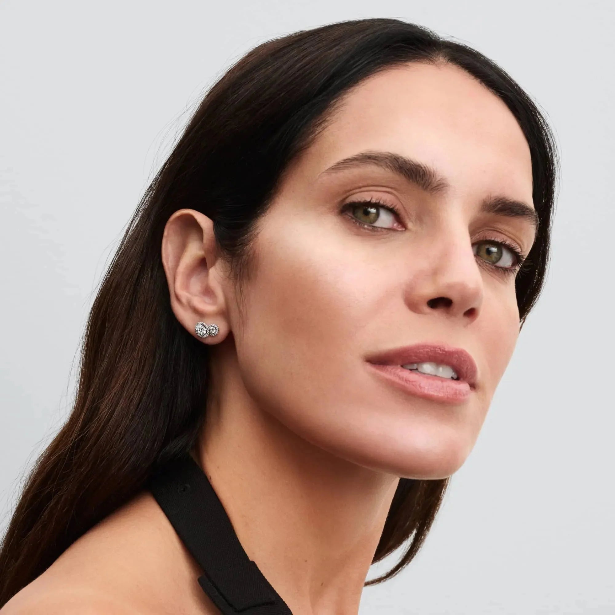 Įsmeigiami auskarai su apgaubiančia aureole - Pandora Lietuva