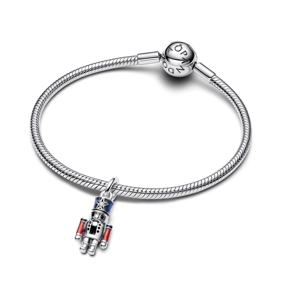 Kustināms riekstu lauzēja amulets