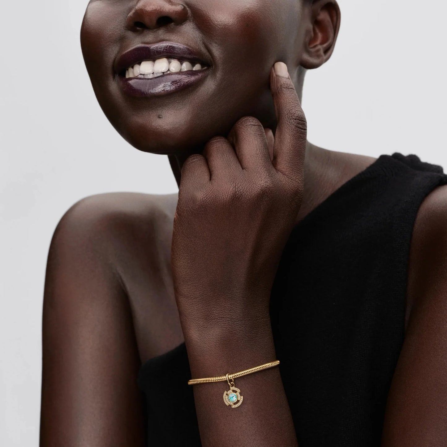 Marvel Dzelzs vīra loka reaktora amulets