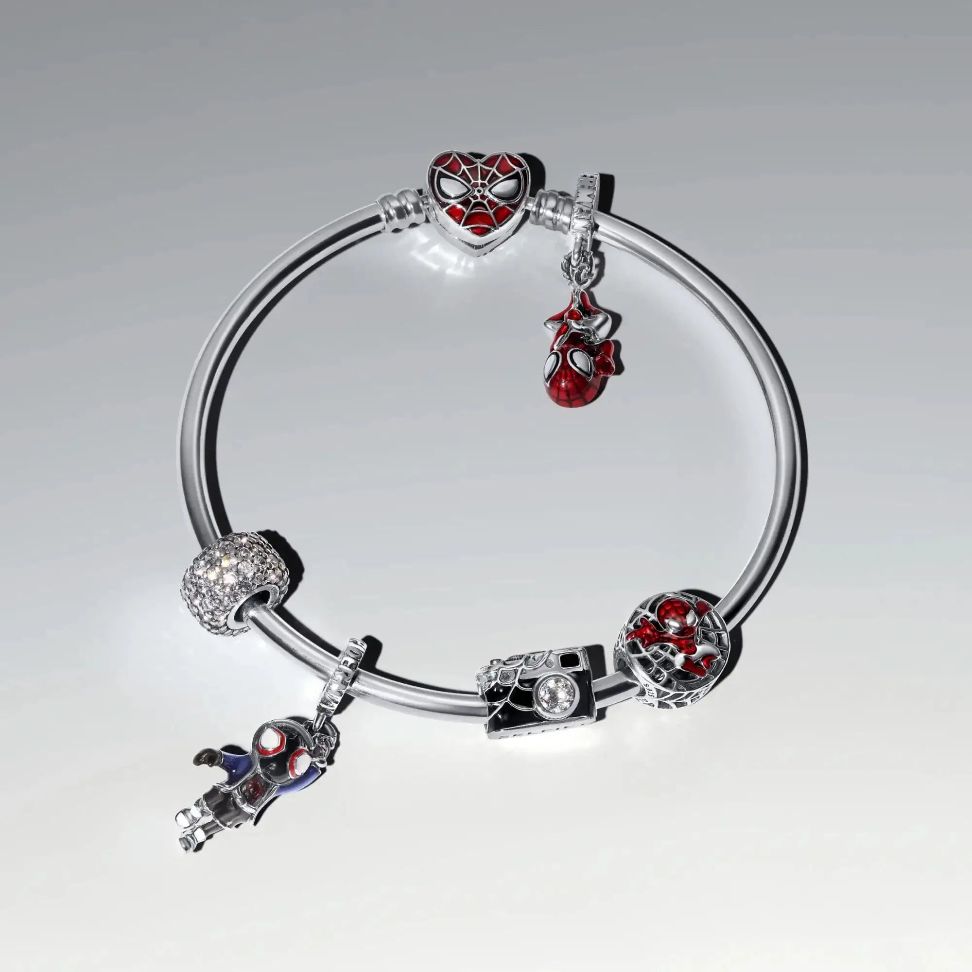 Marvel Zirnekļcilvēka Mailza Moralesa amulets