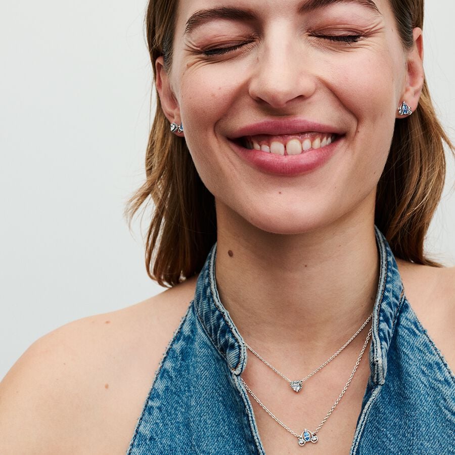 Disney Pelnrušķītes karietes ikoniskā kaklarota