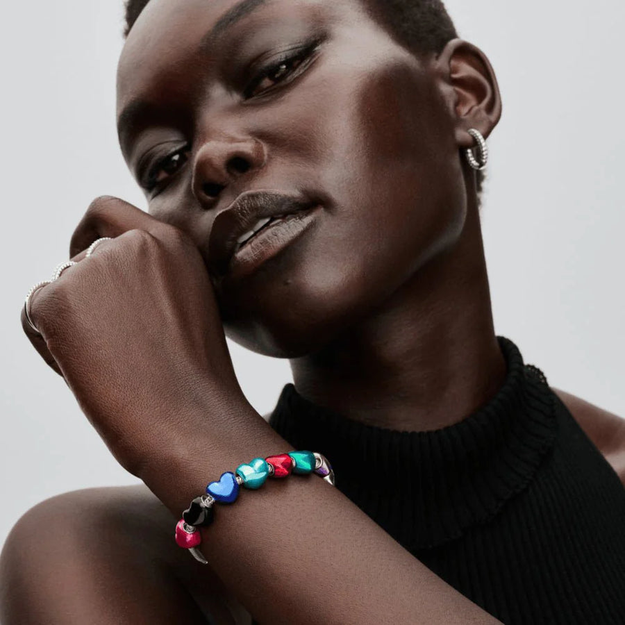 Melnais sirds amulets