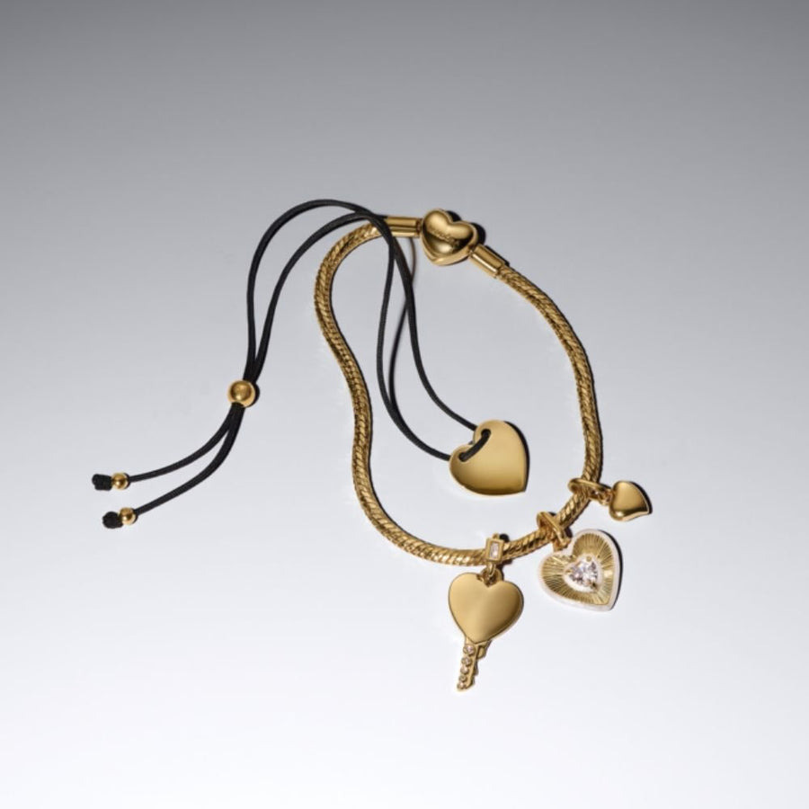 Starojošs baltais sirds medaljona amulets