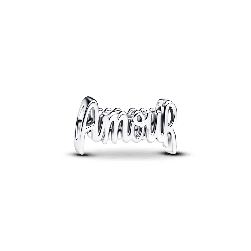 Amulets ar uzrakstu "AmouR"