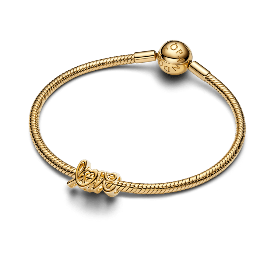 Ar roku izrakstīts mīlestības amulets