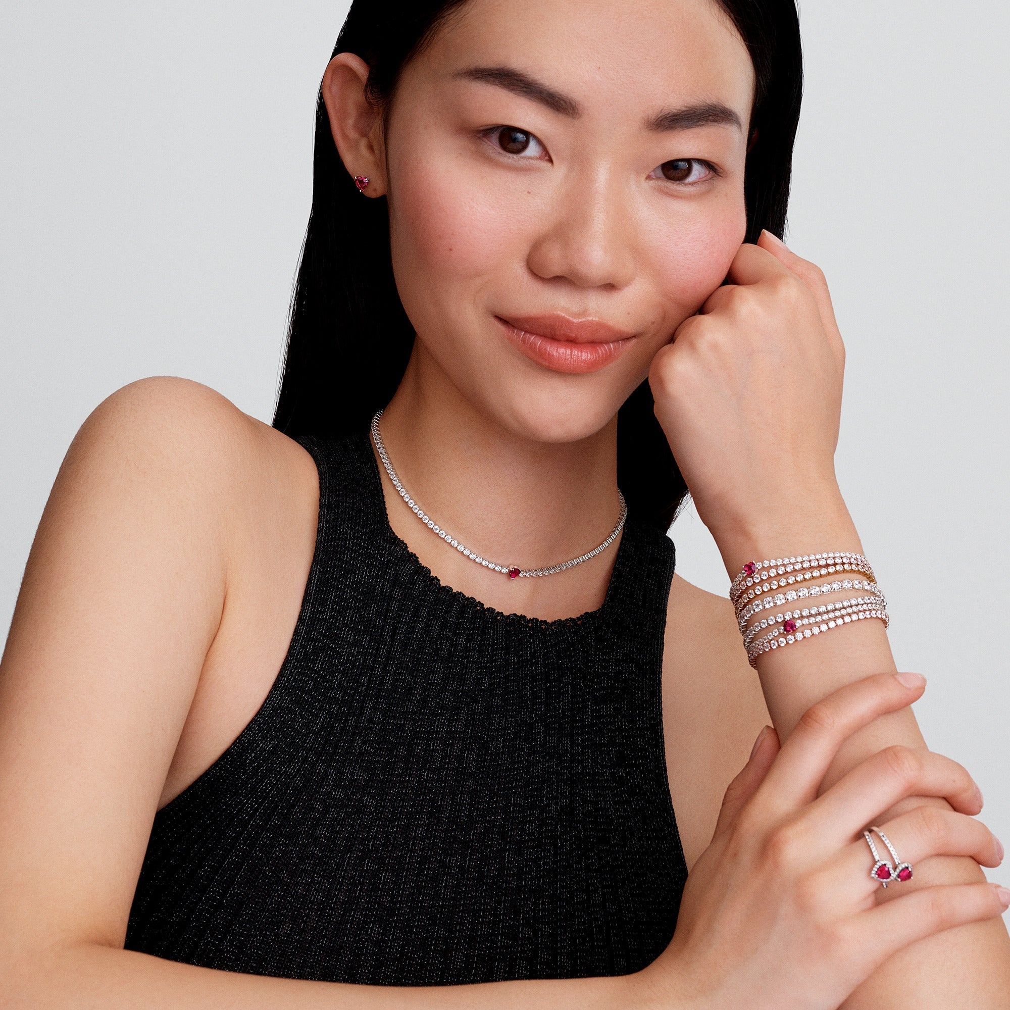 Mirdzošā tenisa rokassprādze