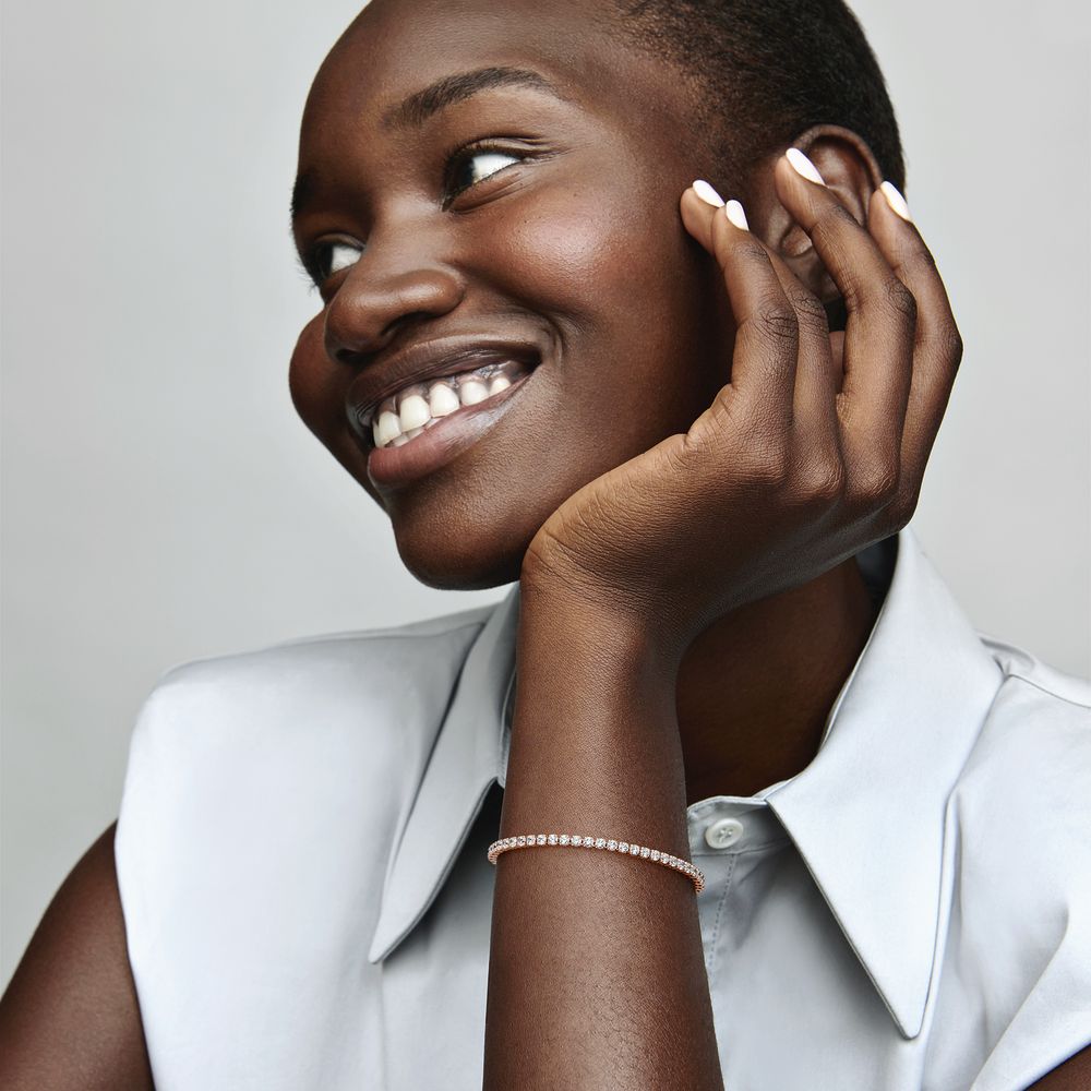 Mirdzošā tenisa rokassprādze