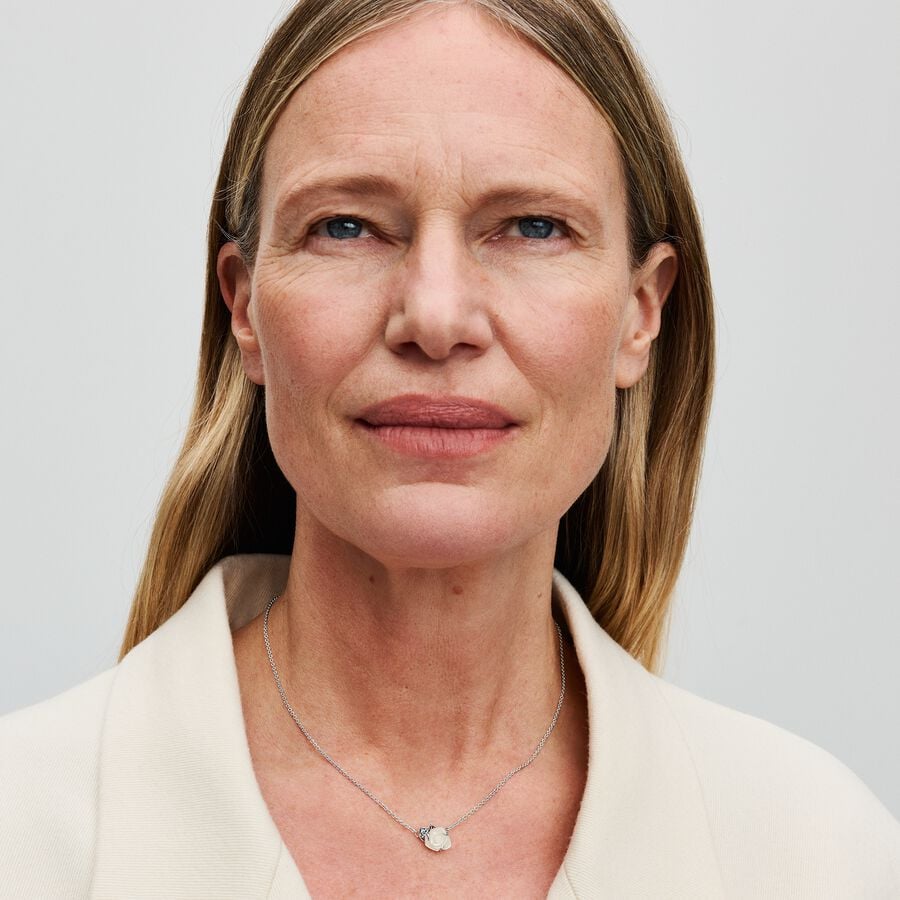 Baltā rozes zieda Collier kaklarota