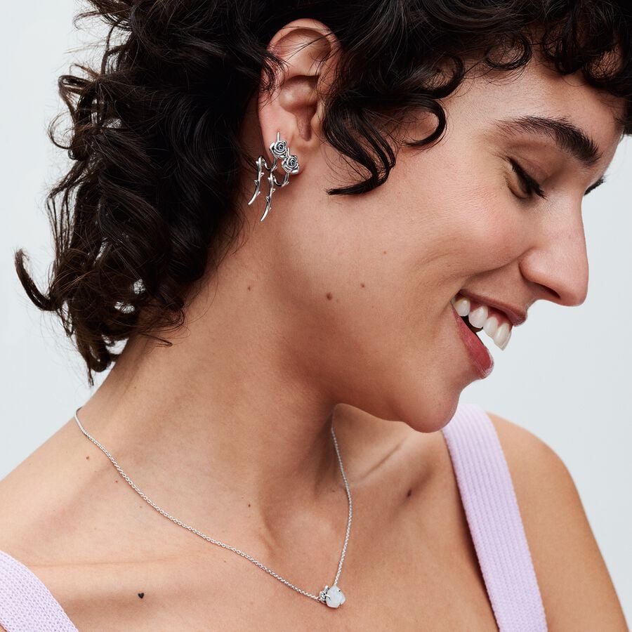 Baltā rozes zieda Collier kaklarota