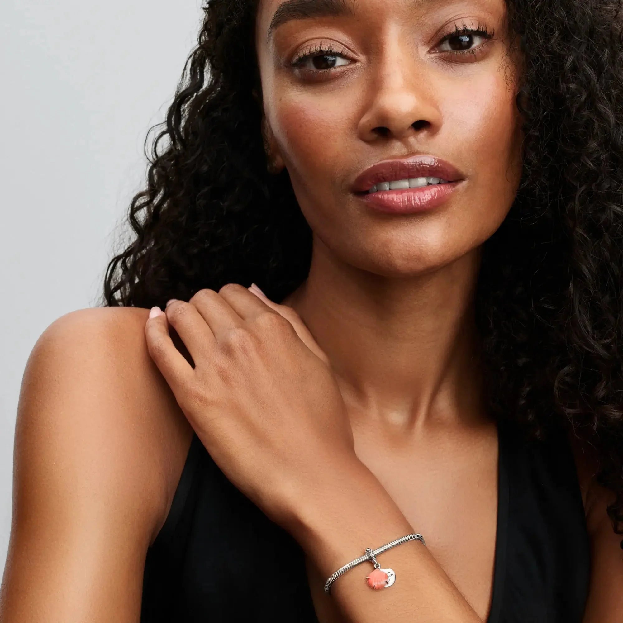 Koraļļu krāsas dubultais amulets