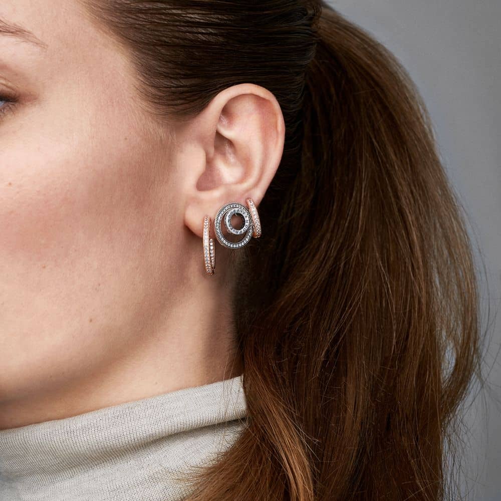 Sirsniņformas riņķa auskari ar pavé rakstu