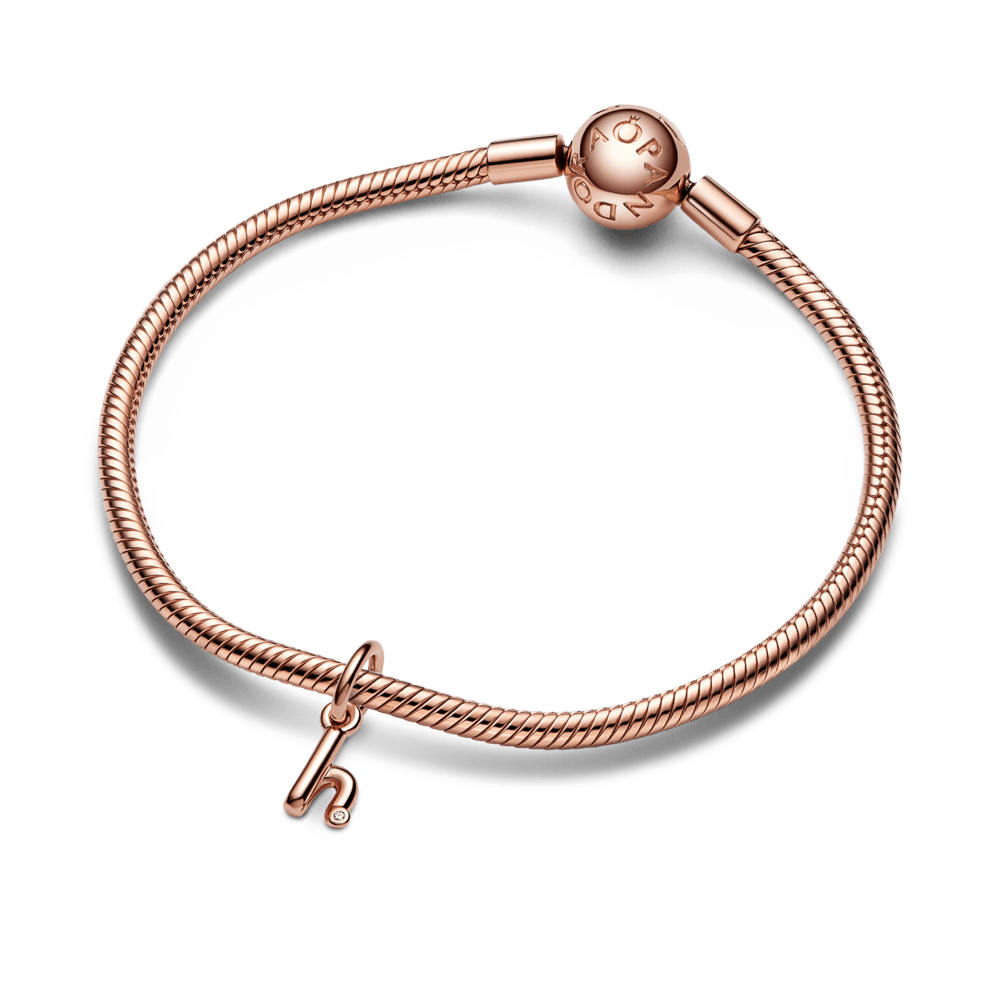 Piekarināmais alfabēta burta h amulets