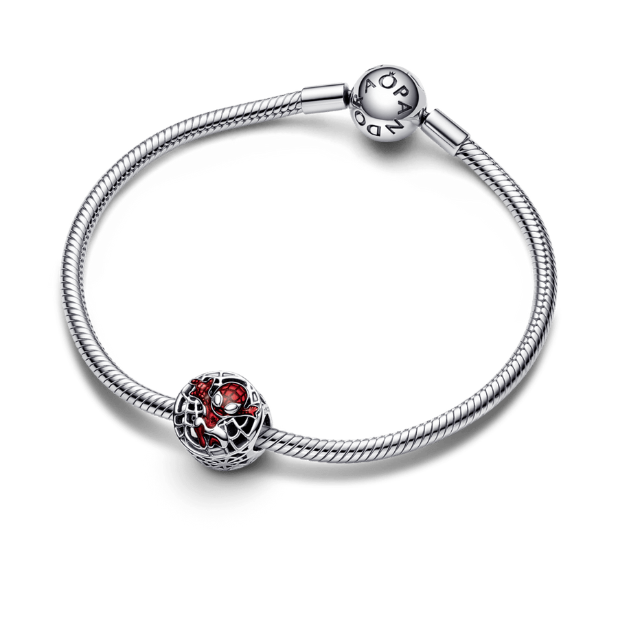 Marvel pār pilsētu lidojošā Spider-Man amulets